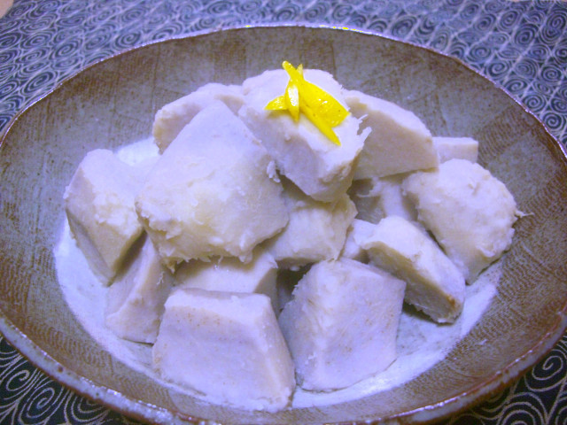 セレベスの親芋の煮物の画像