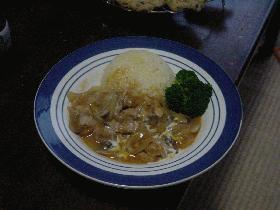 チキンのストロガノフ風~真面目なジュースで炊いたご飯を添えて~
