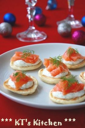 クリスマスに ~ブリニ・カナッペ~