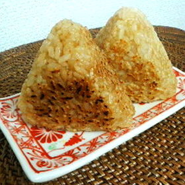オイスターソースと生姜の焼きおにぎり レシピ 作り方 By サンタポンチ クックパッド 簡単おいしいみんなのレシピが360万品