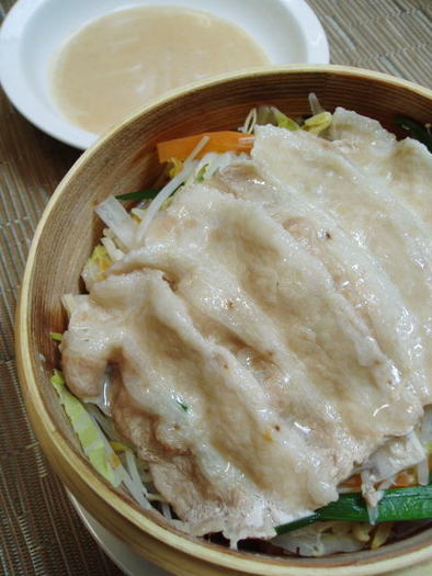 豚バラ肉と冬野菜のセイロ蒸しの写真