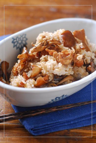 カリカリ鶏皮と舞茸の混ぜご飯の画像