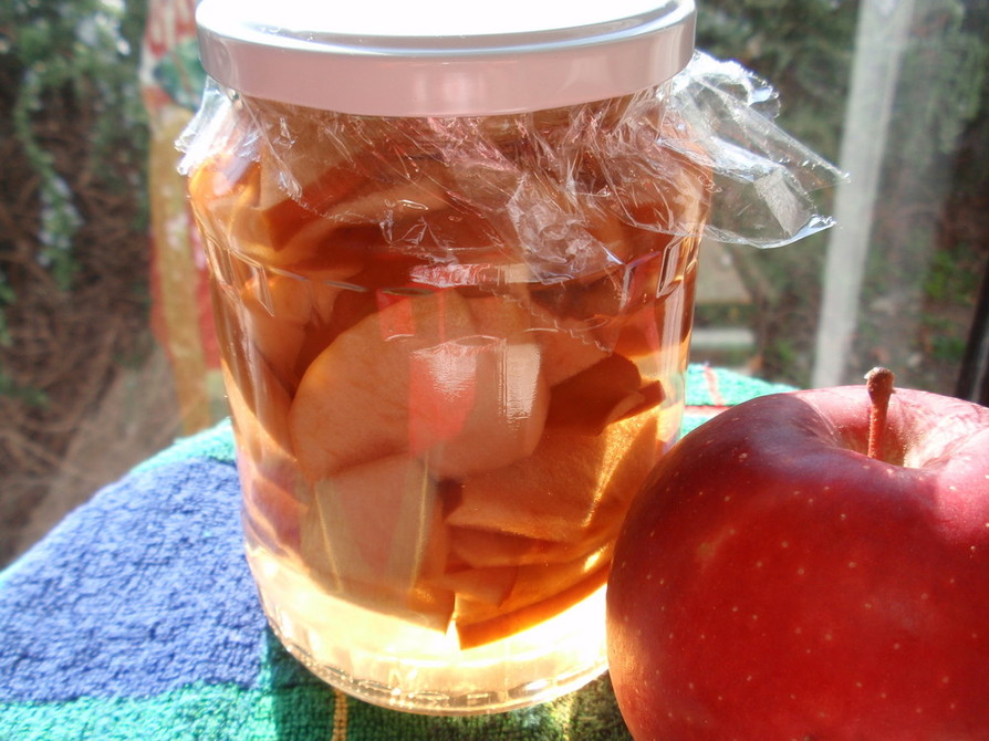 手作りりんご酢の画像