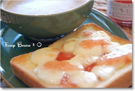 朝食♪好きなジャムでモッツァレラトーストの画像