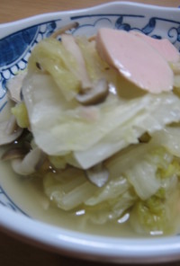 簡単☆白菜とさかなソーセージのコンソメ煮