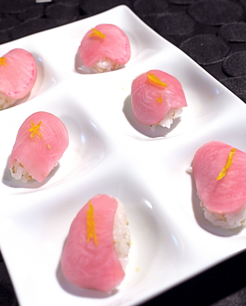 かわいい♡赤かぶ漬け物のお寿司の画像