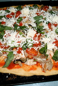 簡単トマトソースのイタリアンピザ