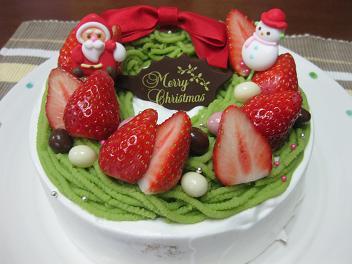 抹茶モンブランでクリスマスリースのケーキの画像