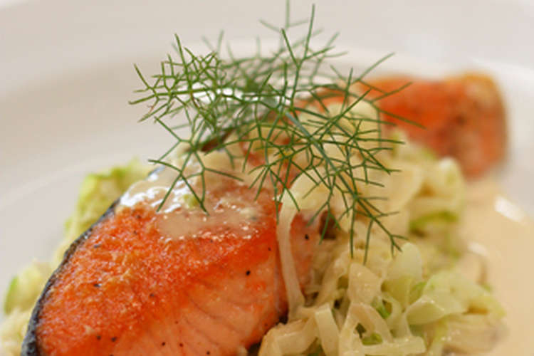 鮭のムニエル キャベツのクリームソース レシピ 作り方 By ハナウタ クックパッド 簡単おいしいみんなのレシピが375万品