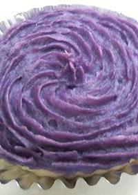 紫芋クリームのカップケーキ