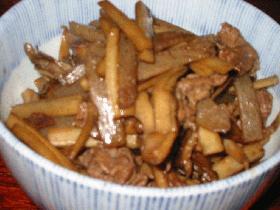 **牛肉ごぼう舞茸こんにゃくの甘辛煮**