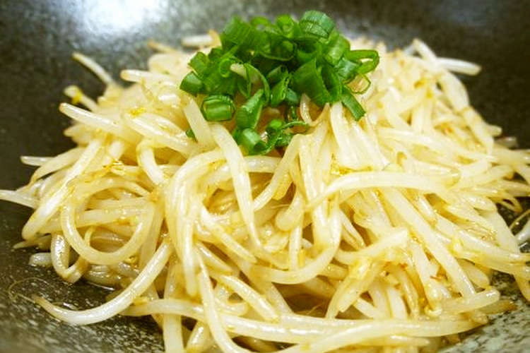 簡単レシピ ピリ辛もやし炒め レシピ 作り方 By Bvivid クックパッド 簡単おいしいみんなのレシピが359万品