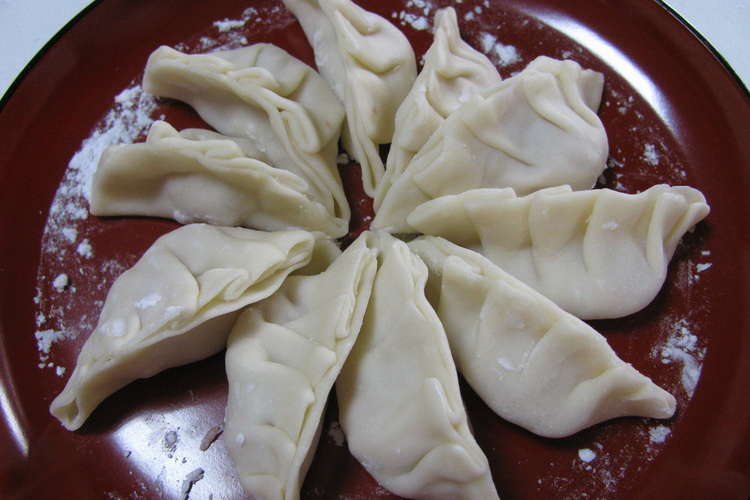 中国ママさんの手作り餃子の皮 レシピ 作り方 By ペペロンシーロ クックパッド 簡単おいしいみんなのレシピが366万品