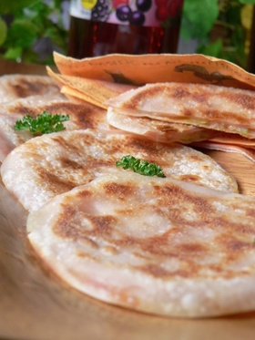 ❤ 餃子の皮のまん丸ハムチーズサンド ❤