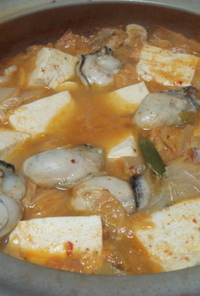 牡蠣と豆腐のキムチチゲ★ごまが隠し味