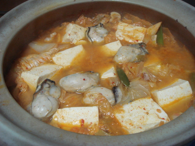 牡蠣と豆腐のキムチチゲ★ごまが隠し味の画像