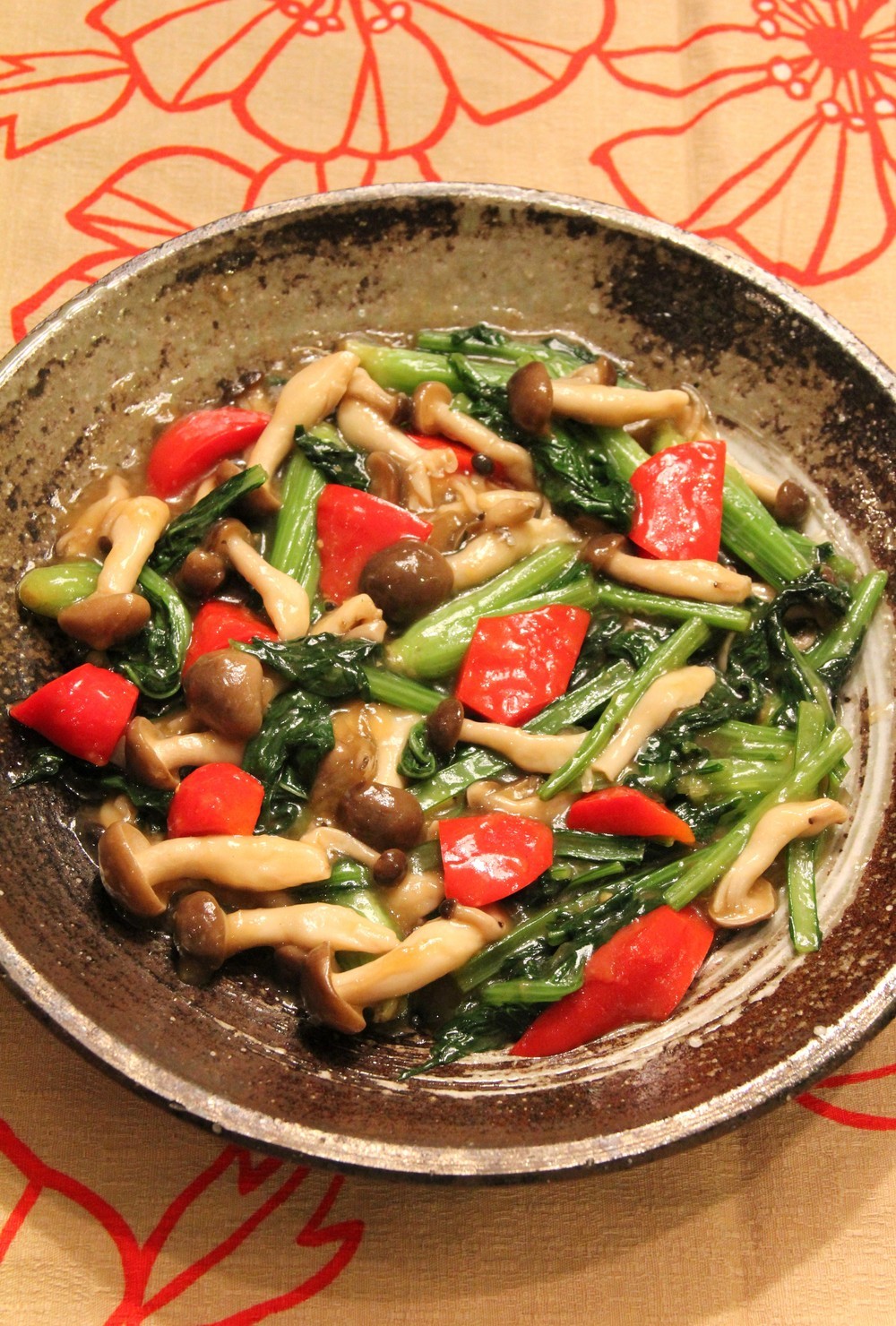 小松菜が1束食べられる 小松菜のうま炒め レシピ 作り方 By みきドンママ クックパッド 簡単おいしいみんなのレシピが354万品