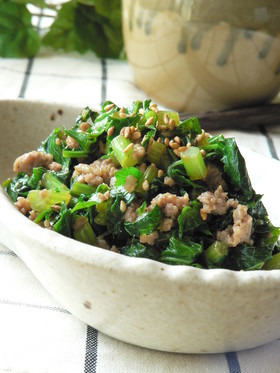 大根葉もメイン料理に…ひき肉炒め♬
