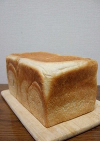 自家製酵母で シンプル食パン