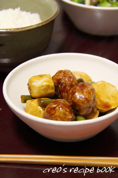里芋と肉団子の甘酢あん和えの写真