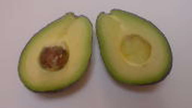 熟した食べ頃アボカドの見分け方 剥き方 レシピ 作り方 By 柚杏chan クックパッド 簡単おいしいみんなのレシピが355万品