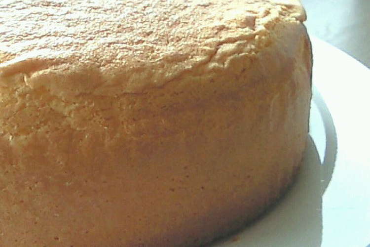 ボール1つで簡単 ふわふわスポンジケーキ レシピ 作り方 By こもも クックパッド