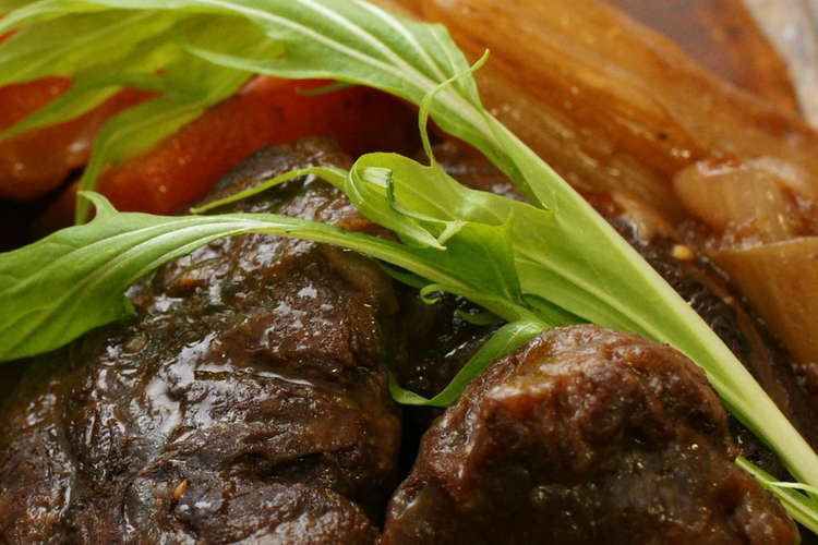 圧力鍋で 牛すね肉の赤ワイン煮 レシピ 作り方 By こぶた８７ クックパッド