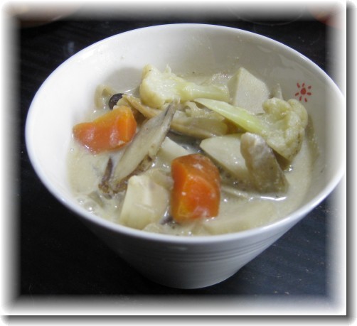 マクロビ：カリフラワーの白味噌仕立スープの画像