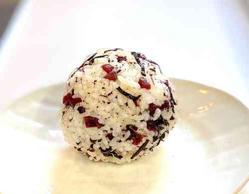 みんなが作ってる カリカリ梅 おにぎりのレシピ クックパッド 簡単おいしいみんなのレシピが359万品