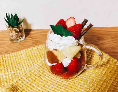 みんなが作ってる グラス ショートケーキのレシピ クックパッド 簡単おいしいみんなのレシピが358万品