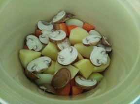 スタウトスロークッカーで作るコンビーフと野菜のレシピ