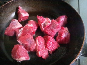 スタウトスロークッカーで作るコンビーフと野菜のレシピ