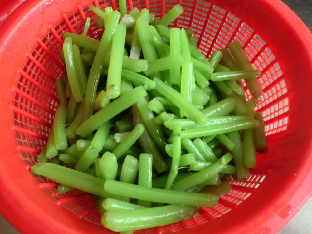 季節の山菜 赤みずの下処理方法 レシピ 作り方 By カピぞう クックパッド 簡単おいしいみんなのレシピが361万品