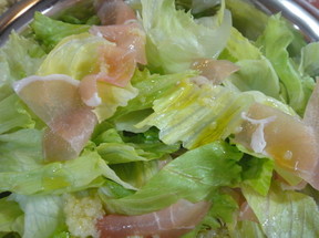  5つの材料で作るクリーミーペストパスタサラダのレシピ