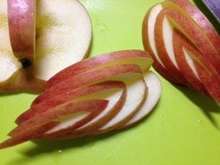 クリスマスにリンゴで白鳥デザインカット レシピ 作り方 By ひらめきmei クックパッド 簡単おいしいみんなのレシピが361万品