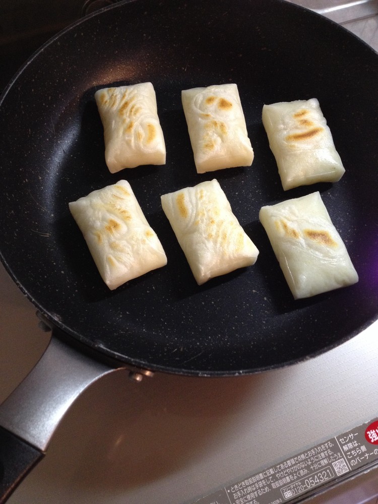 フライパンで お餅を焼こう レシピ 作り方 By トウコロモシ クックパッド 簡単おいしいみんなのレシピが354万品