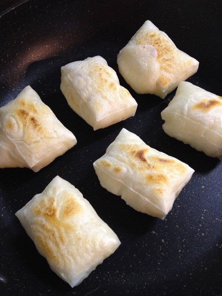 フライパンで お餅を焼こう レシピ 作り方 By トウコロモシ クックパッド 簡単おいしいみんなのレシピが379万品