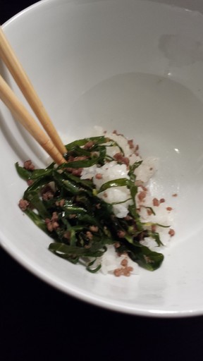 ケニア産コラードグリーンと牛ひき肉の煮込みレシピ