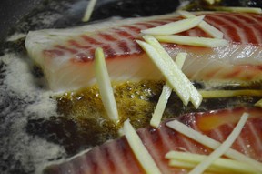 パルメザンチーズをまぶしたティラピアの切り身のレシピ