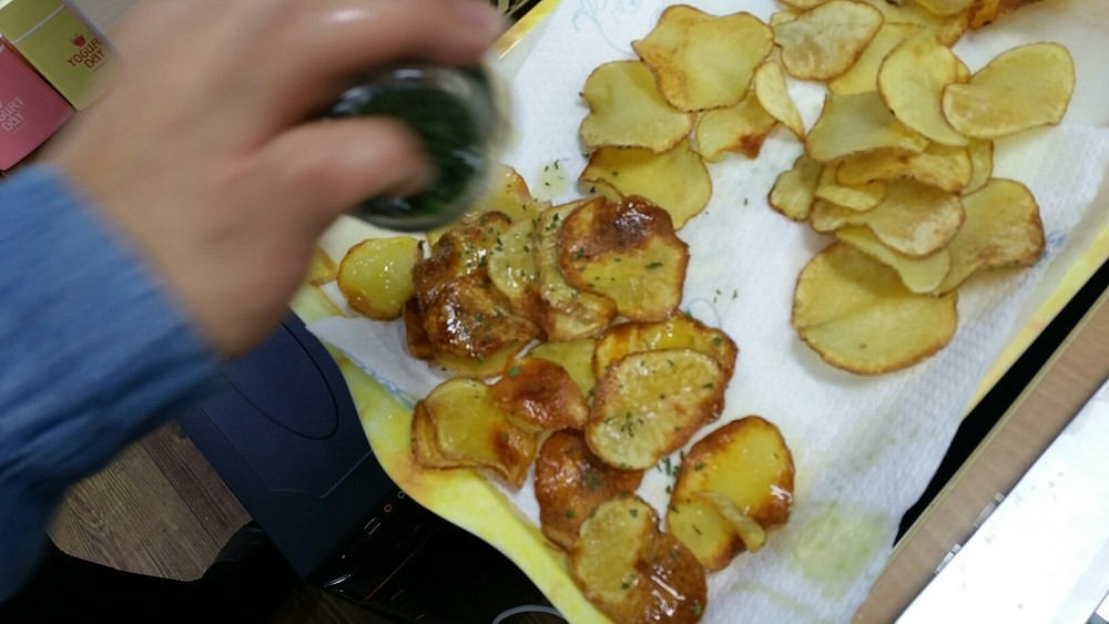 ハニーバターポテトチーズチップ＆さつま芋 by クックBCGSE6☆ 【クックパッド】 簡単おいしいみんなのレシピが315万品