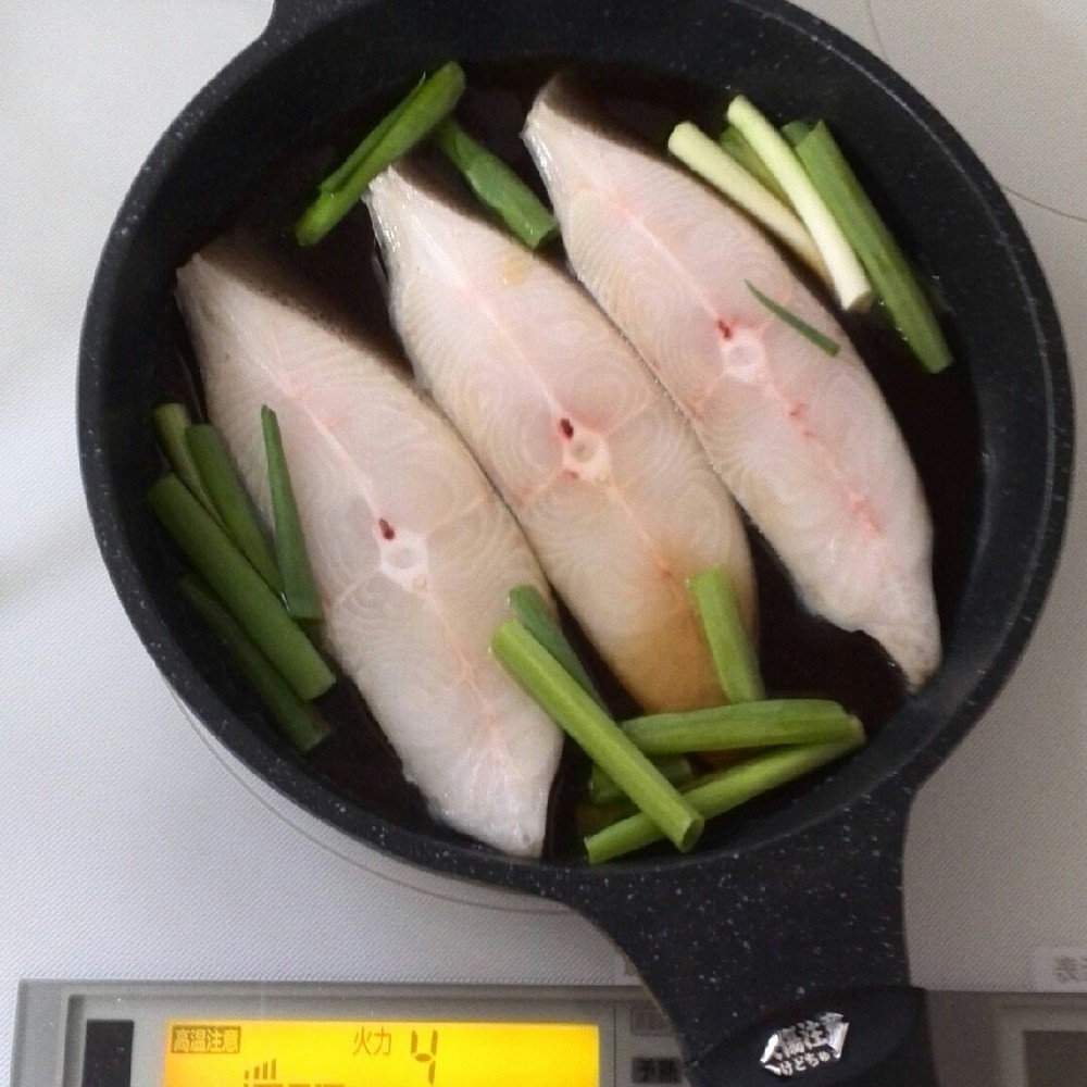 生姜無し 子供用にカレイの煮付けinネギ レシピ 作り方 By よちりんの娘 クックパッド 簡単おいしいみんなのレシピが354万品