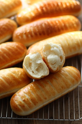 ガーリックバターピザのパンを分解するレシピ