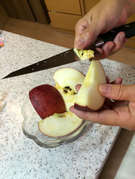 うさぎりんごのむき方 レシピ 作り方 By ばぁばまんま クックパッド 簡単おいしいみんなのレシピが359万品