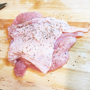 スキレットチーズチキンと野菜の「ライス」レシピ