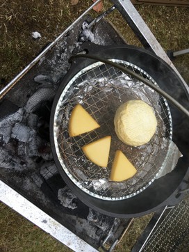 キャンプダッチで簡単スモークチーズ By D Bkmum クックパッド 簡単おいしいみんなのレシピが359万品