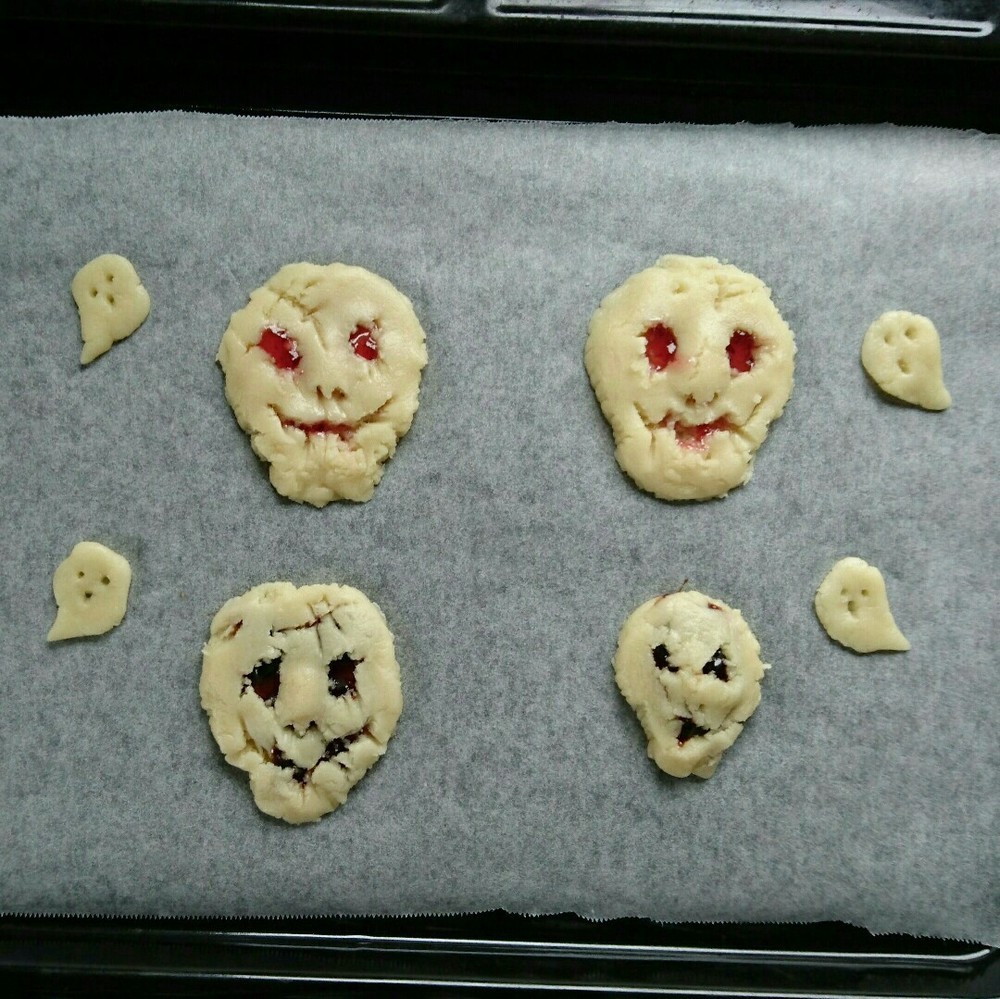 ハロウィンに 最恐ホラーな髑髏クッキー レシピ 作り方 By ゆぅゅぅ クックパッド 簡単おいしいみんなのレシピが350万品