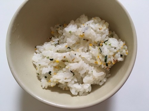 ラップで簡単 ミニおにぎり 子供お弁当 レシピ 作り方 By Riie クックパッド 簡単おいしいみんなのレシピが359万品