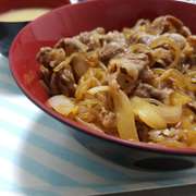 麺つゆだけ 簡単牛丼 レシピ 作り方 By ちぇるこ クックパッド 簡単おいしいみんなのレシピが360万品