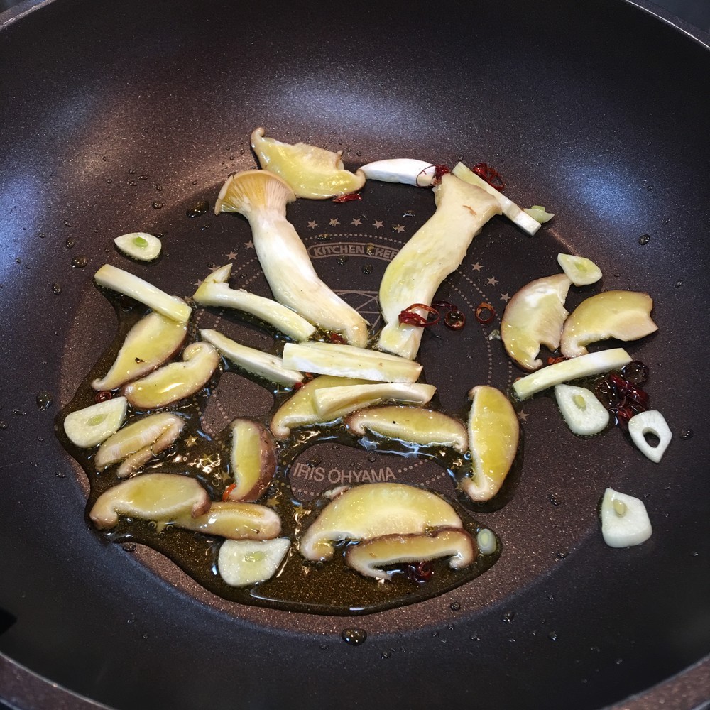 牡蠣となんちゃって松茸の永谷園パスタ レシピ 作り方 By お家シェフkaiya クックパッド 簡単おいしいみんなのレシピが349万品