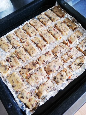 砂糖不使用のレーズンバーのレシピ